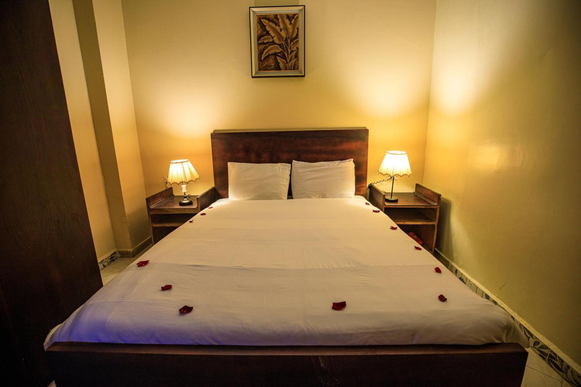 Bella Casa Pyramids Inn Nazlet el-Sisi ภายนอก รูปภาพ