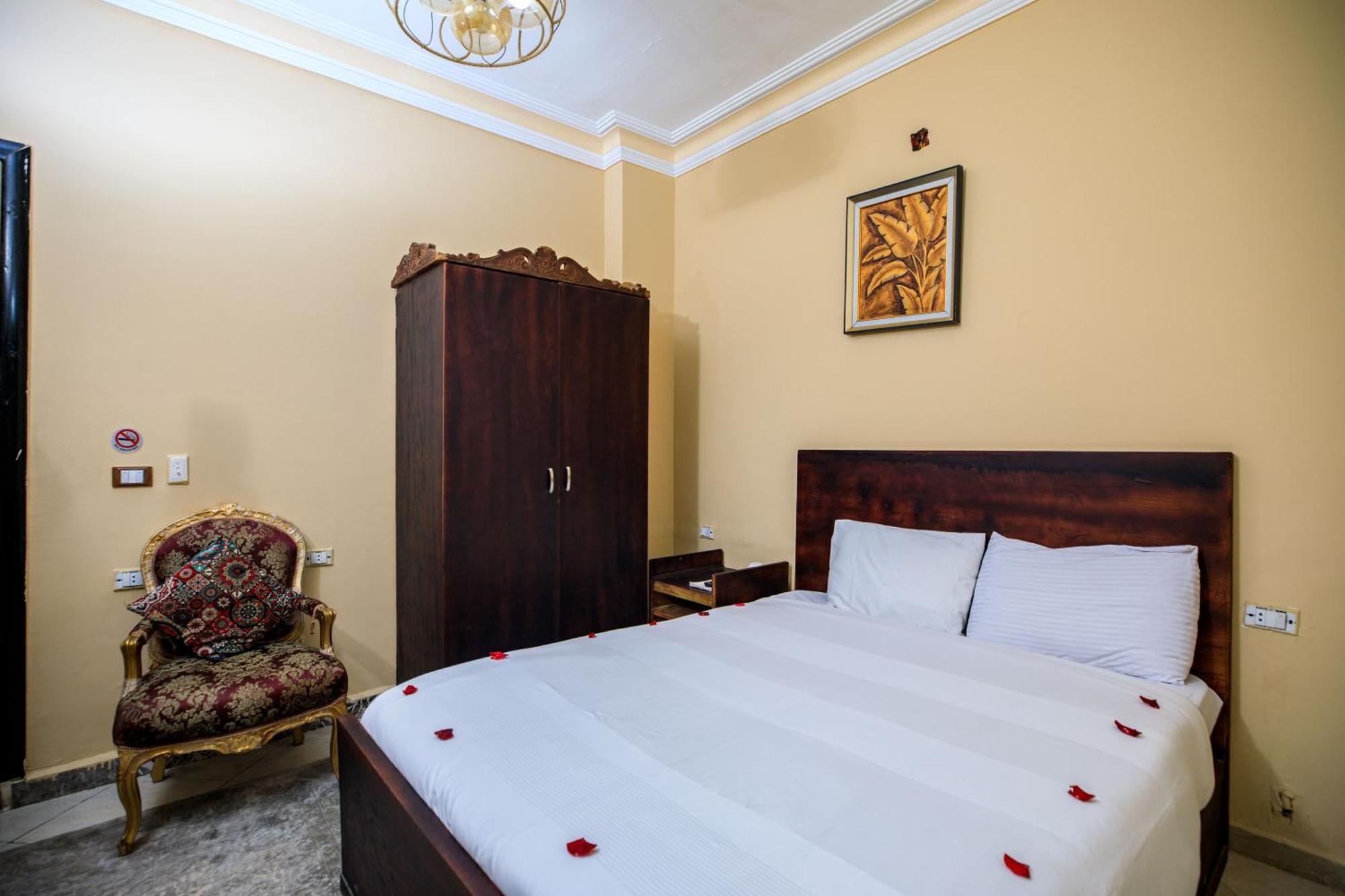 Bella Casa Pyramids Inn Nazlet el-Sisi ภายนอก รูปภาพ